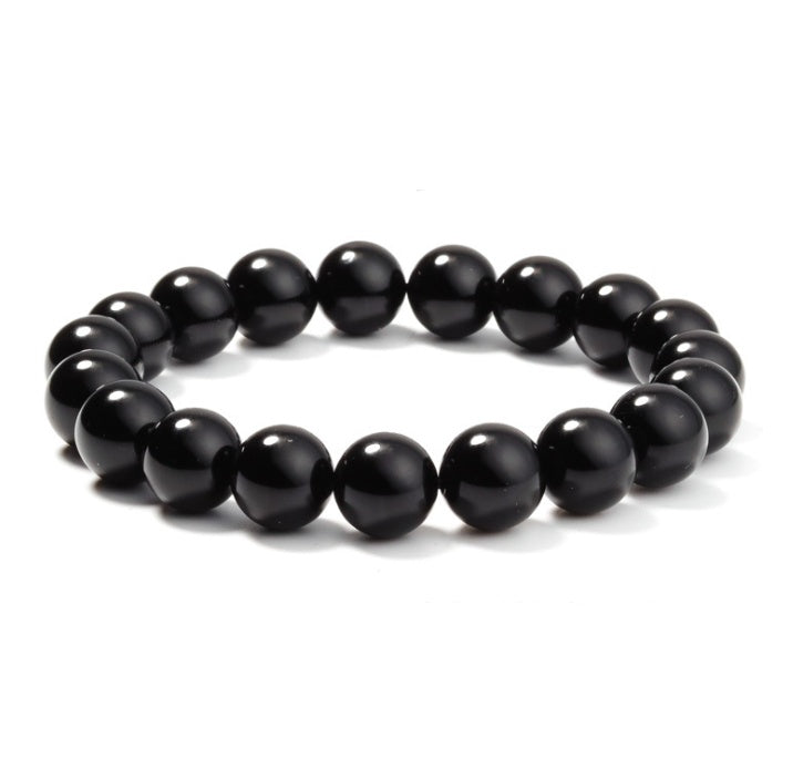 Bracelet en perles d'agate noire polies, vue rapprochée