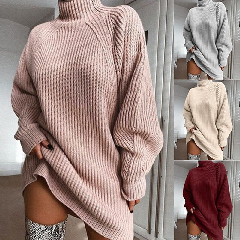 Robe pull écrue à col montant en maille côtelée, coupe oversize