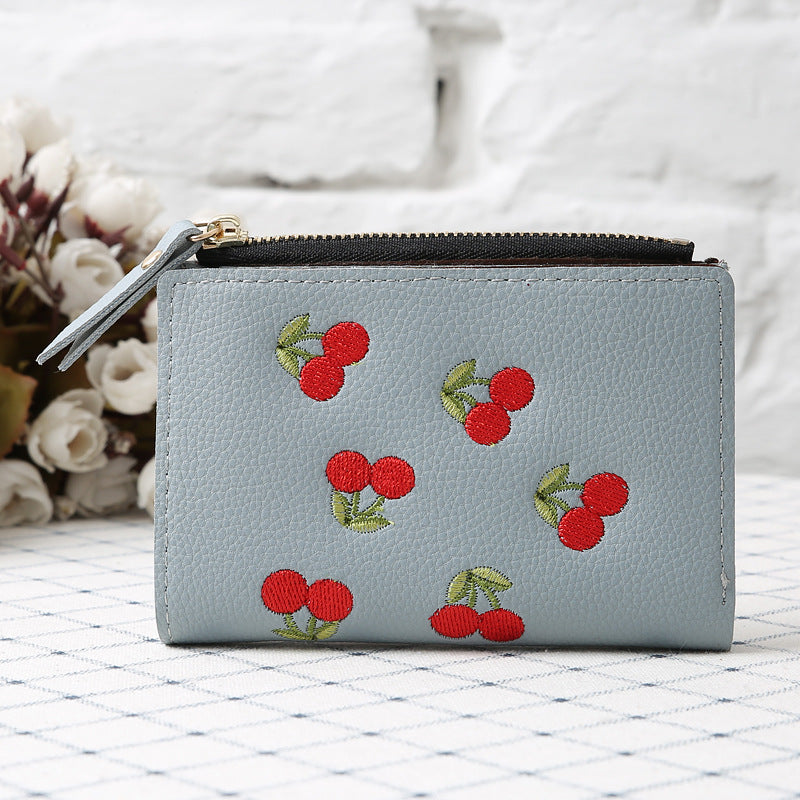 Porte-monnaie brodé cerises, détail de la broderie