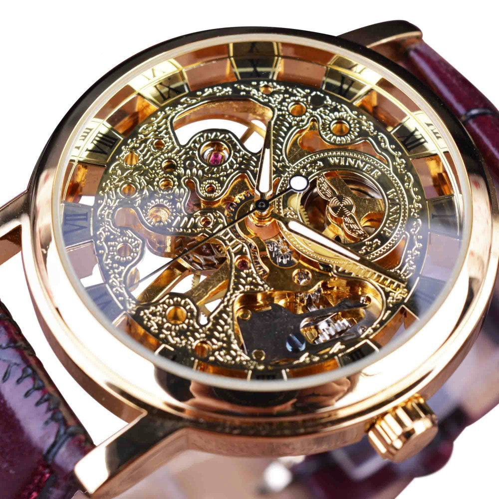Montre Engrenage, détail du boîtier acier, de la couronne et des cornes