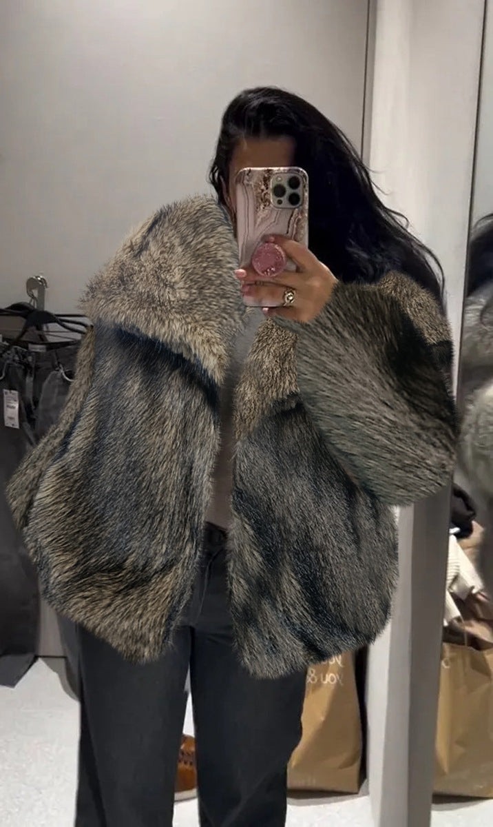 Les différents coloris de la veste en fausse fourrure