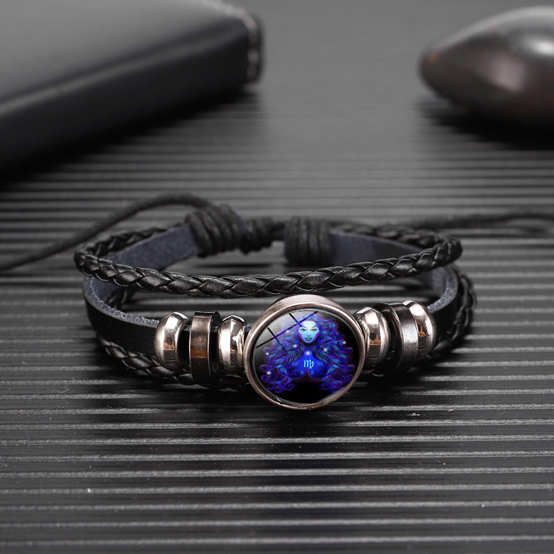 Les douze cabochons de constellation présentés côte à côte