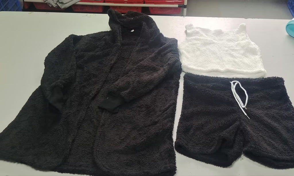 Ensemble pyjama peluche violet porté