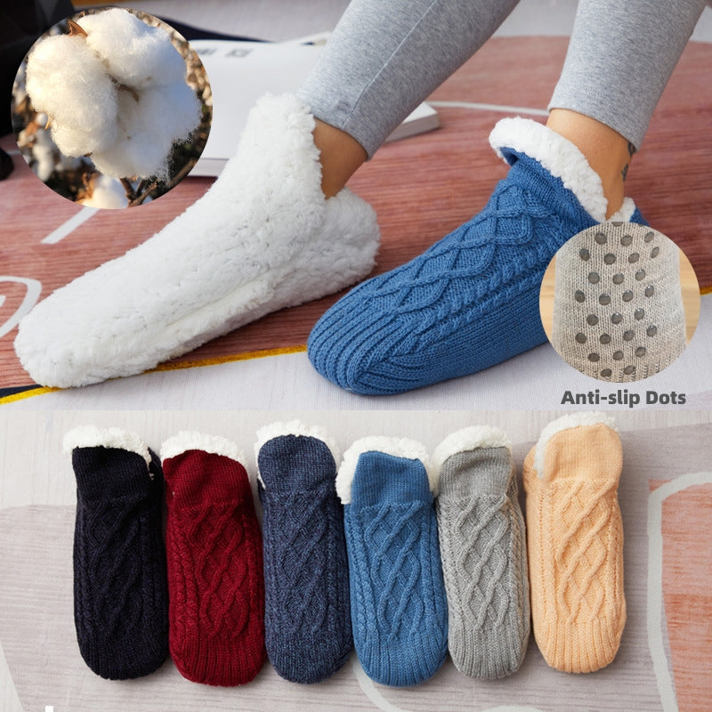 Chaussons-chaussettes antidérapants, plusieurs coloris et détail de la semelle