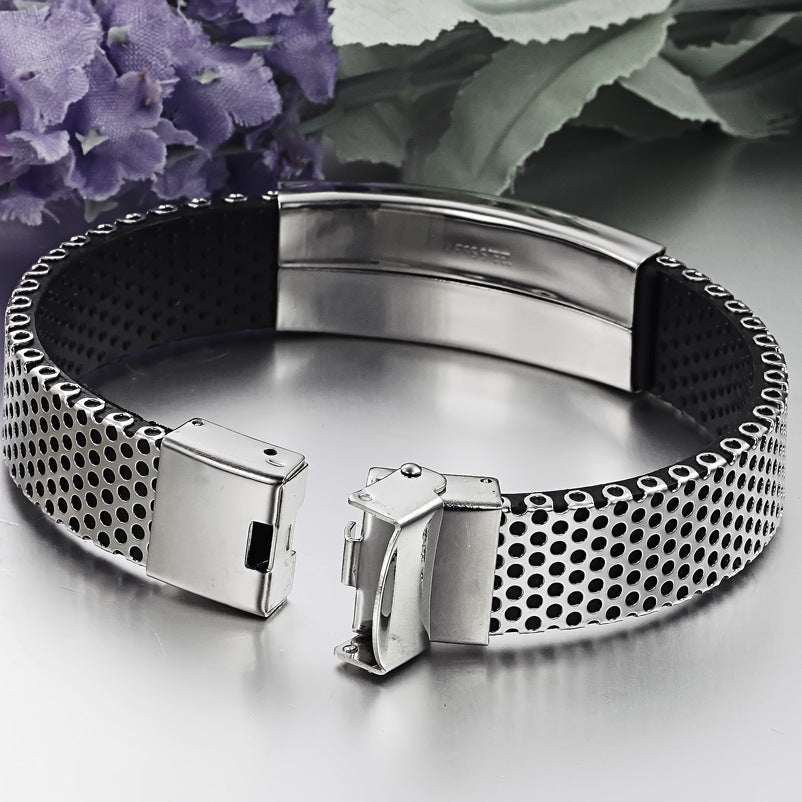 Bracelet Gentleman, détail du fermoir en acier titane