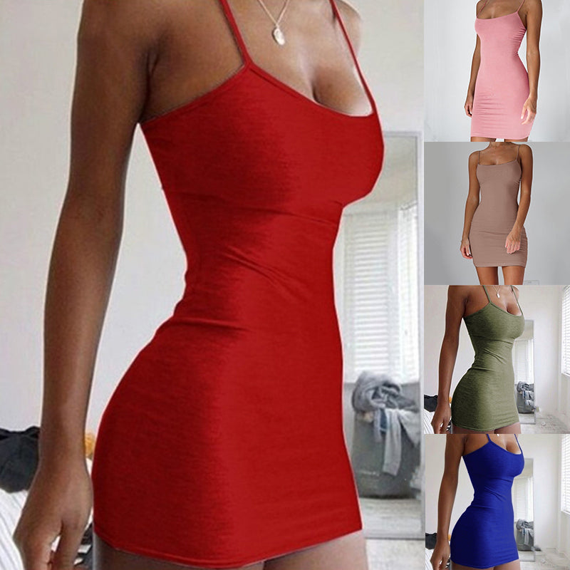 Robe moulante rouge à fines bretelles, et les autres coloris