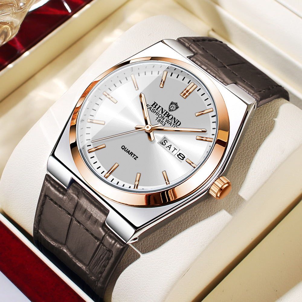 Montre homme Rive Gauche, gros plan du cadran et du boîtier fin