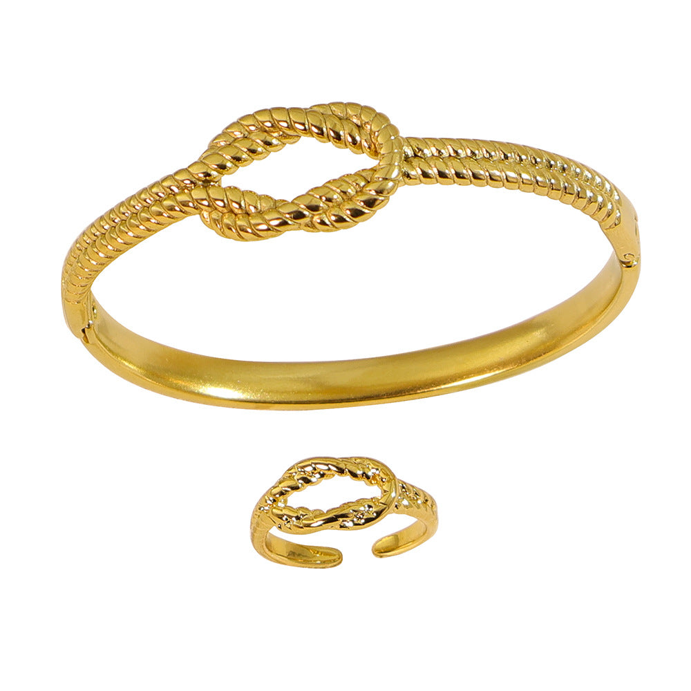 Bracelet Entrelacs, gros plan du motif de nœud