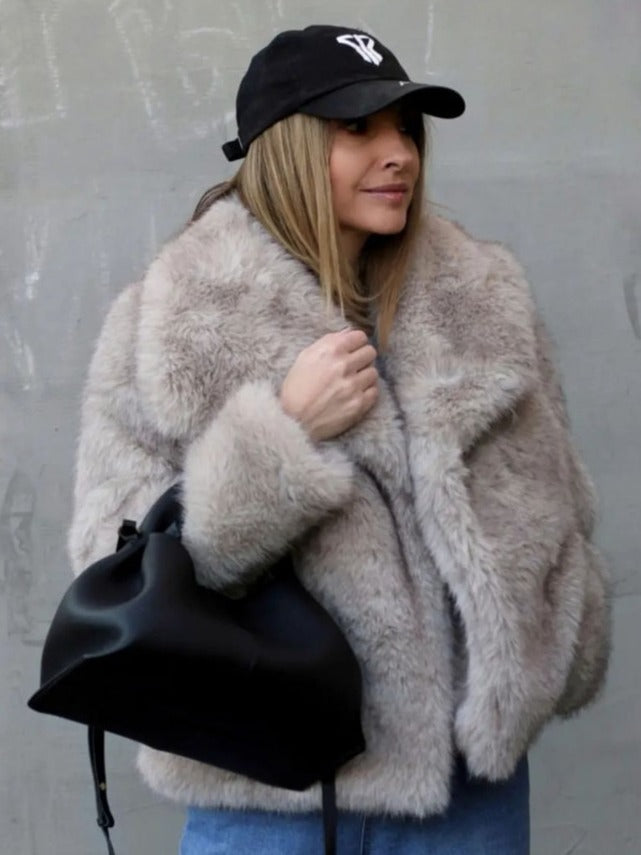 Veste en fausse fourrure camel, grand col à revers