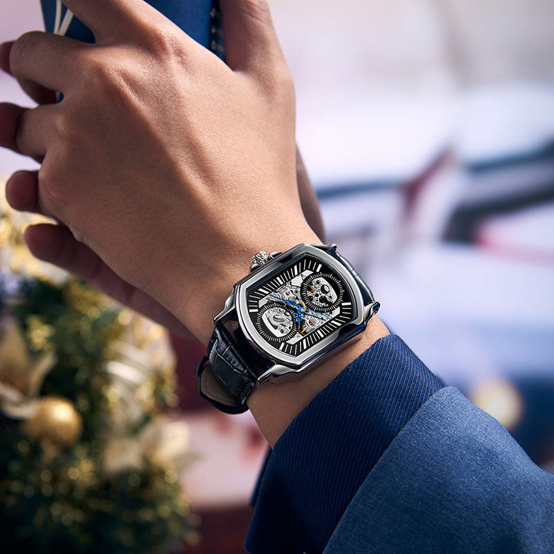 Montre Gatsby boîtier argenté et cadran noir, montre carrée