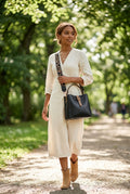 Sac seau femme porté épaule, touche de couleur contrastée