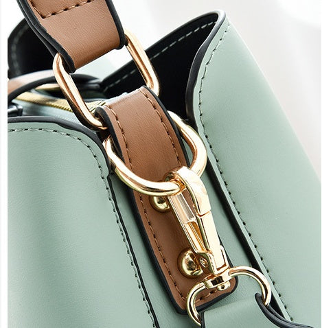 Sac seau femme, poche extérieure