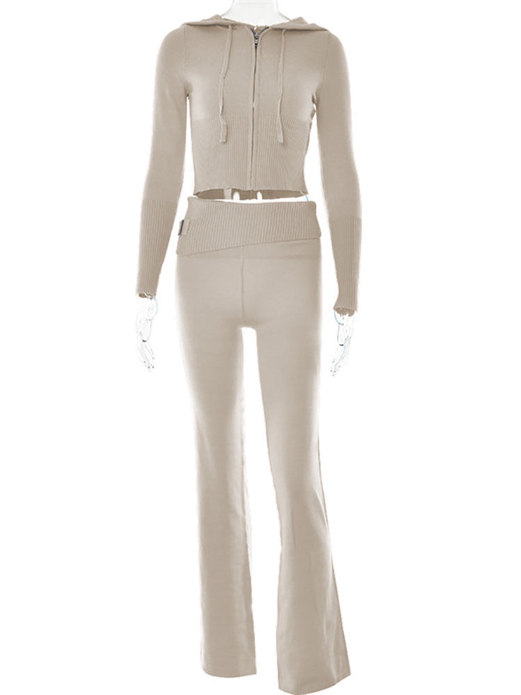Ensemble côtelé beige présenté sur mannequin