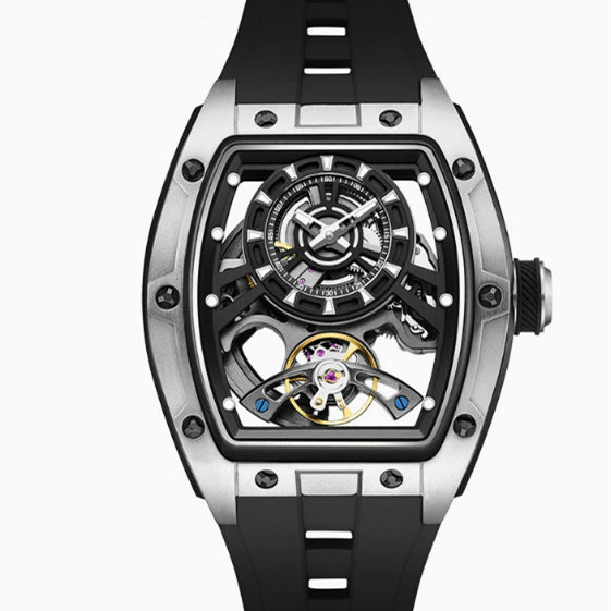 Montre Spectre portée au poignet, montre mécanique au style audacieux