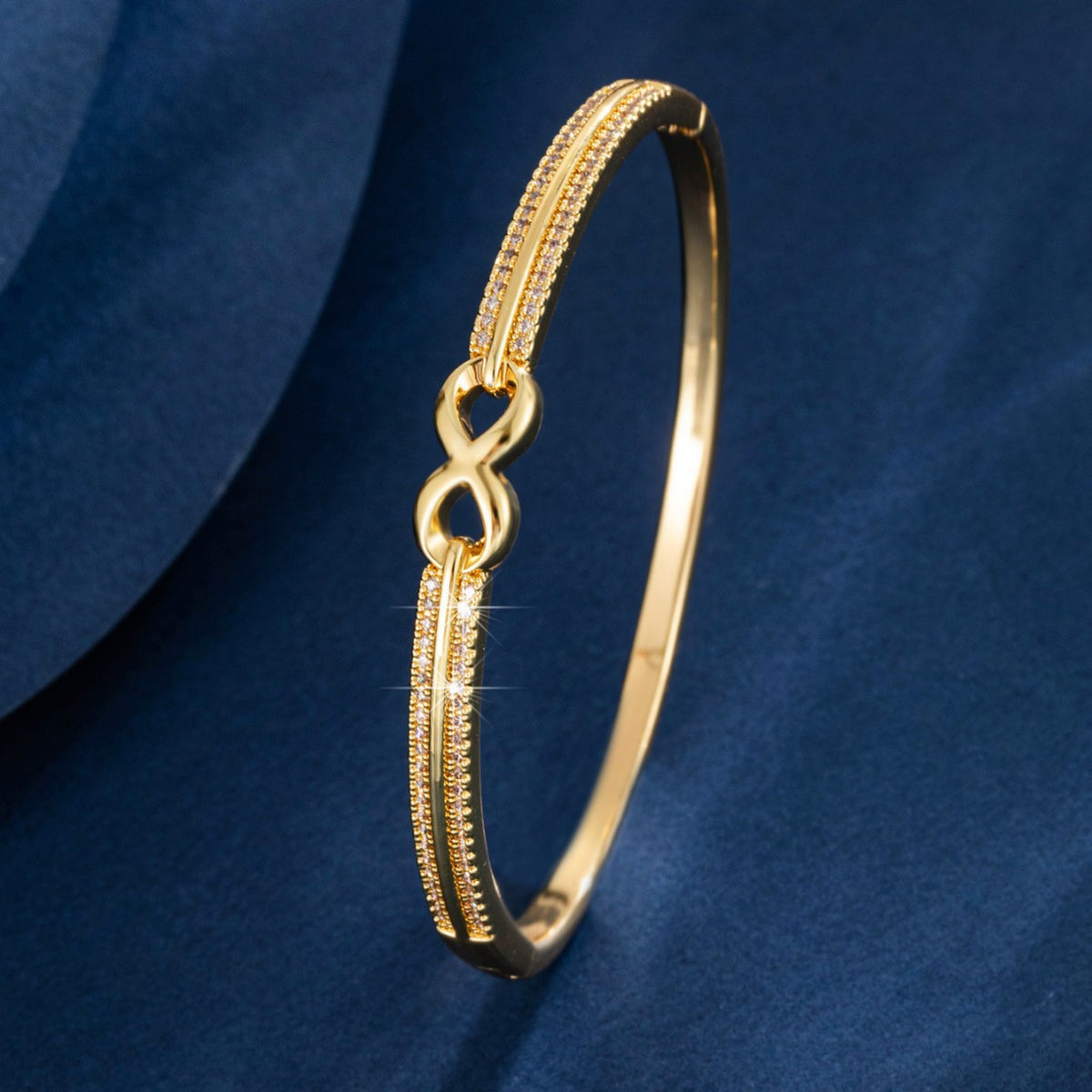 Bracelet Promesse, détail du fermoir en forme de 8