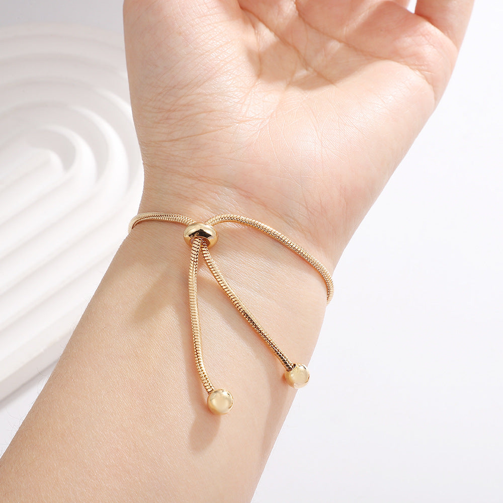 Bracelet Douceur, gros plan des perles rondes