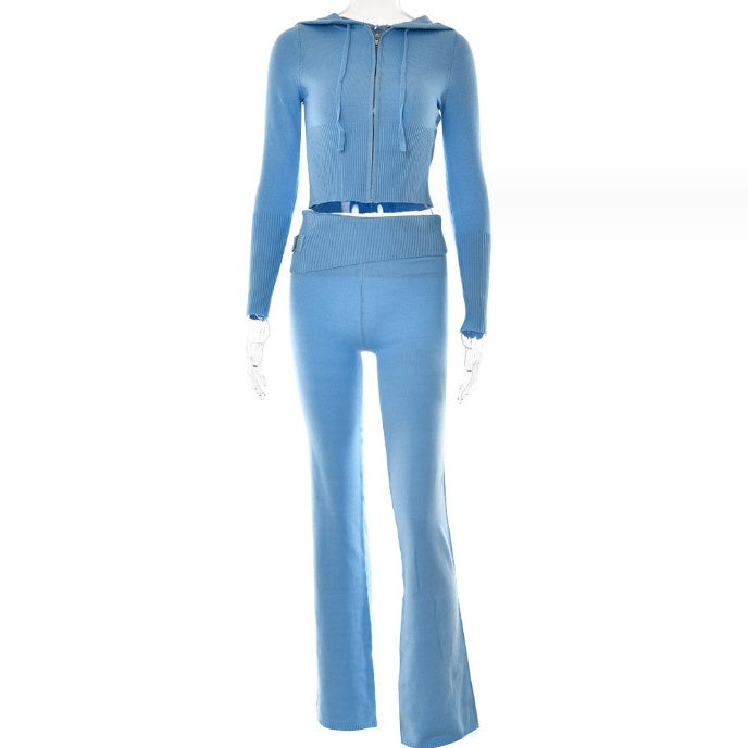 Ensemble côtelé bleu ciel présenté sur mannequin