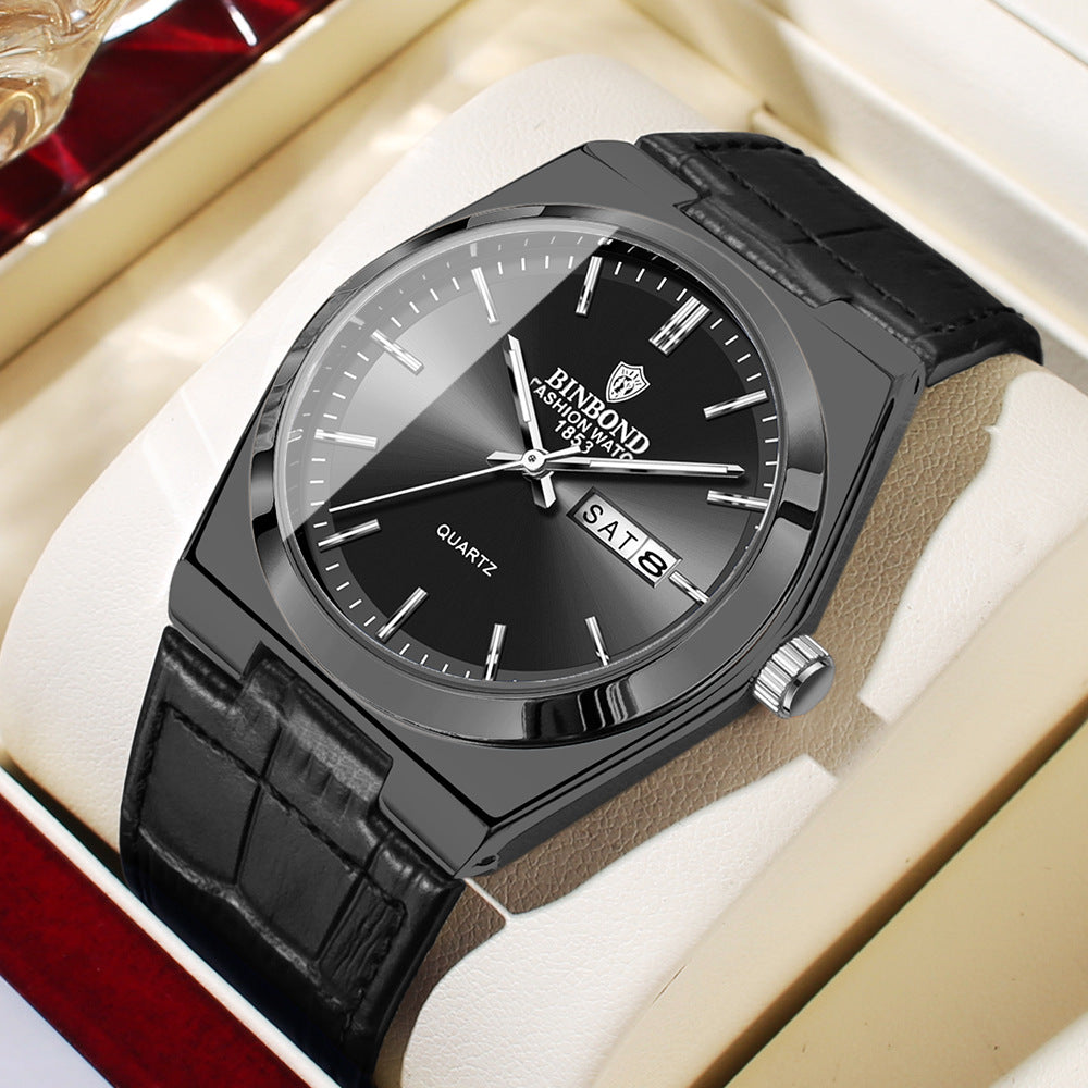 Montre Rive Gauche portée au poignet, style élégant polyvalent