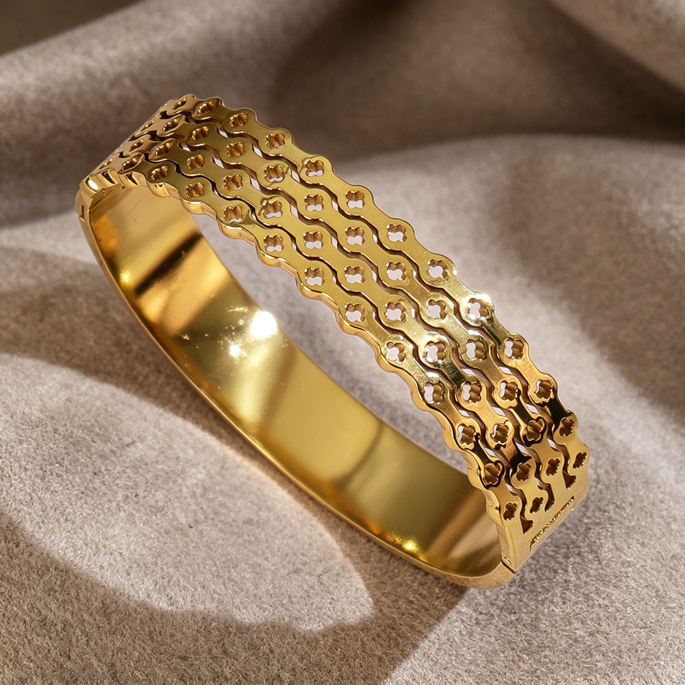 Bracelet Alvéole, vue de dessus du motif facetté